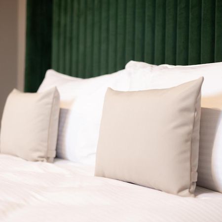 R.Hotel Чернівці Екстер'єр фото