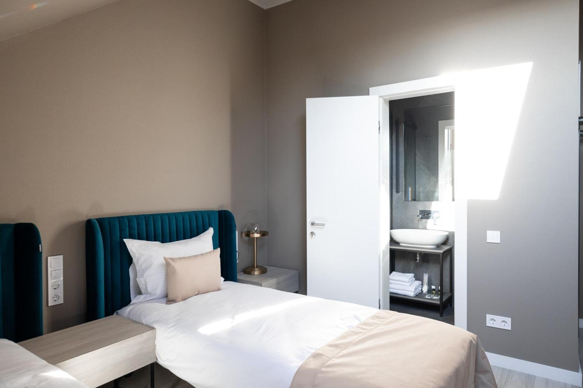 R.Hotel Чернівці Екстер'єр фото