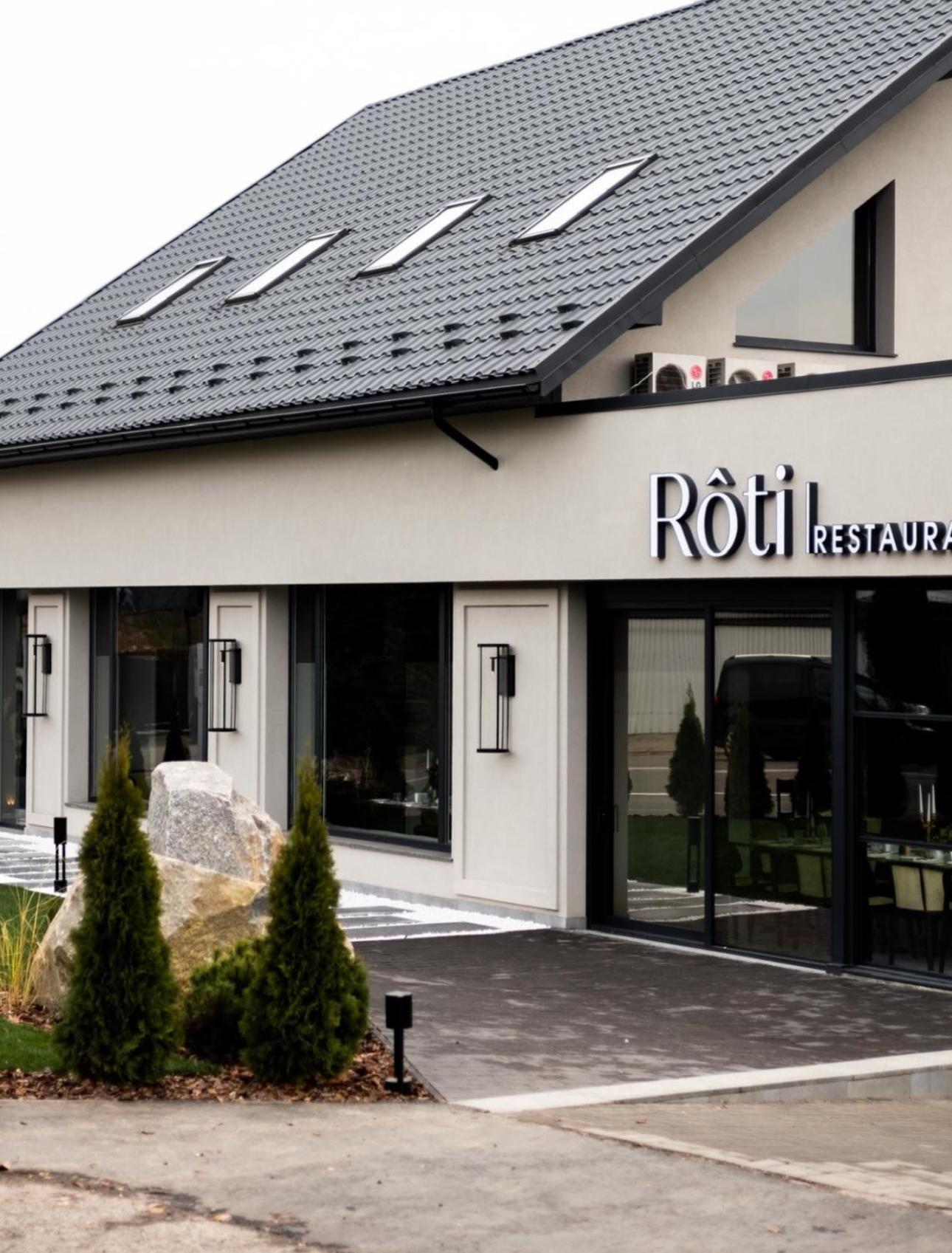 R.Hotel Чернівці Екстер'єр фото